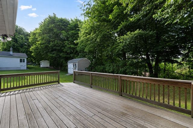 16 Mars Dr, Shrewsbury, MA 01545