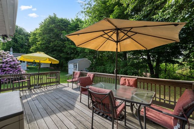 16 Mars Dr, Shrewsbury, MA 01545