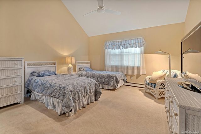 1 Joyce's Way 1, Bay Shore, NY 11706