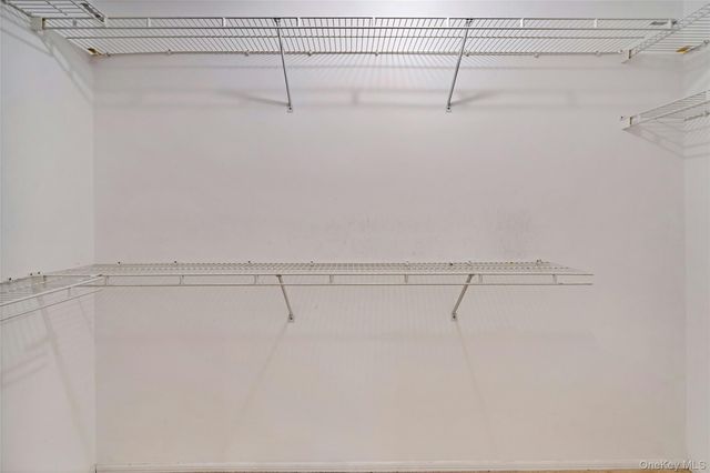 1 Joyce's Way 1, Bay Shore, NY 11706