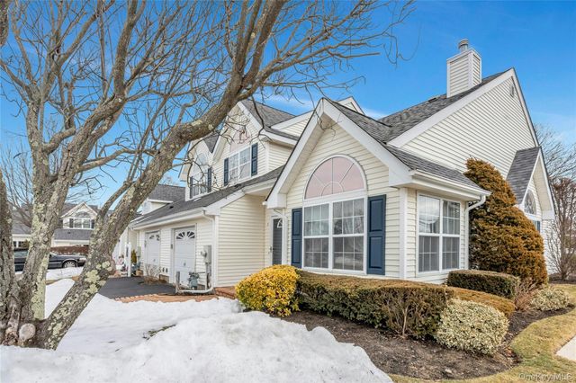 1 Joyce's Way 1, Bay Shore, NY 11706