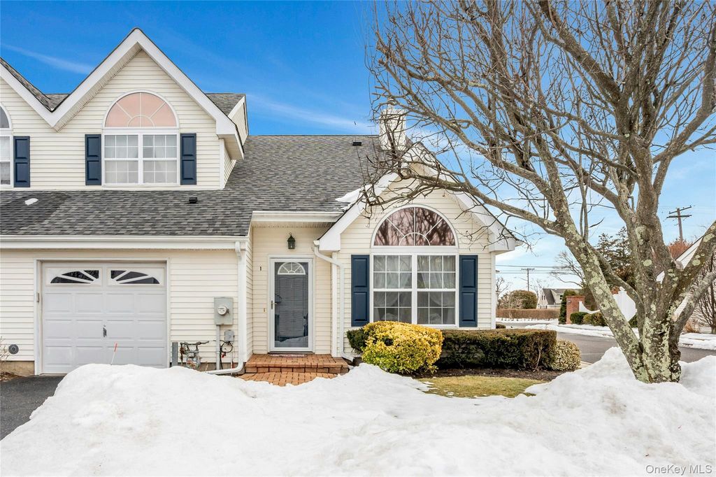 1 Joyce's Way 1, Bay Shore, NY 11706