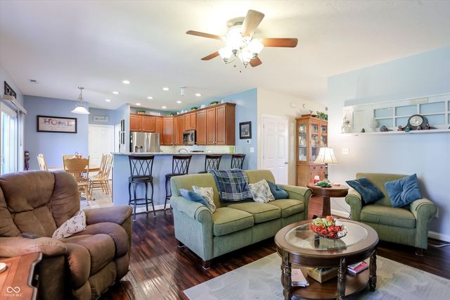 8112 Grassy Meadow Circle, Indianapolis, IN 46259