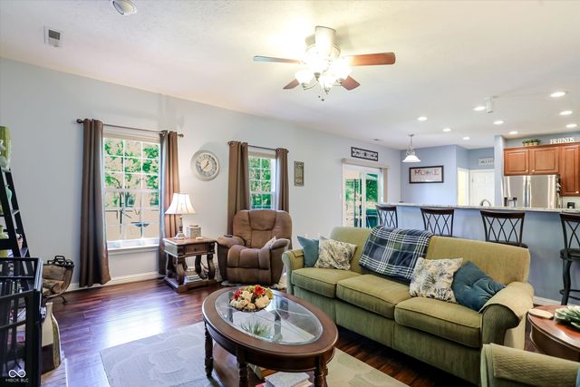 8112 Grassy Meadow Circle, Indianapolis, IN 46259