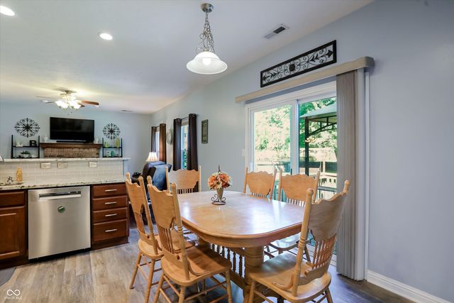8112 Grassy Meadow Circle, Indianapolis, IN 46259