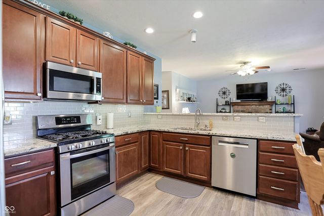 8112 Grassy Meadow Circle, Indianapolis, IN 46259