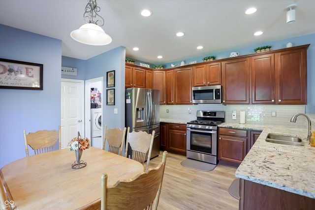 8112 Grassy Meadow Circle, Indianapolis, IN 46259
