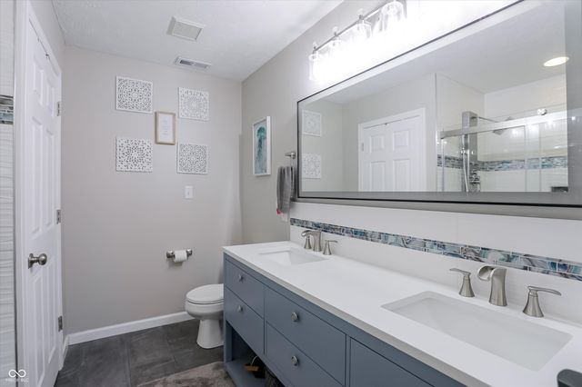 8112 Grassy Meadow Circle, Indianapolis, IN 46259