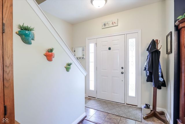 8112 Grassy Meadow Circle, Indianapolis, IN 46259