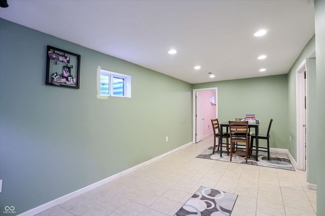 8112 Grassy Meadow Circle, Indianapolis, IN 46259