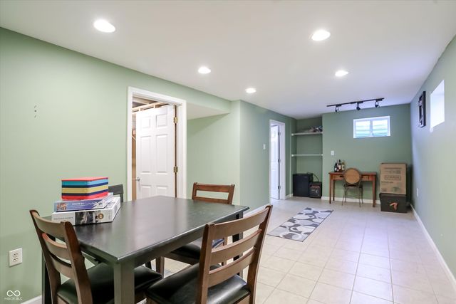 8112 Grassy Meadow Circle, Indianapolis, IN 46259