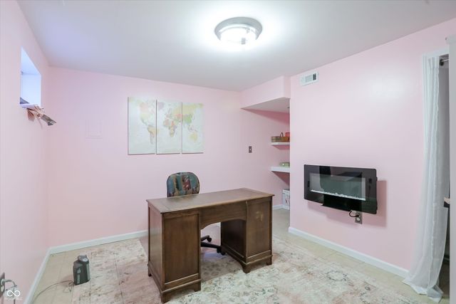8112 Grassy Meadow Circle, Indianapolis, IN 46259