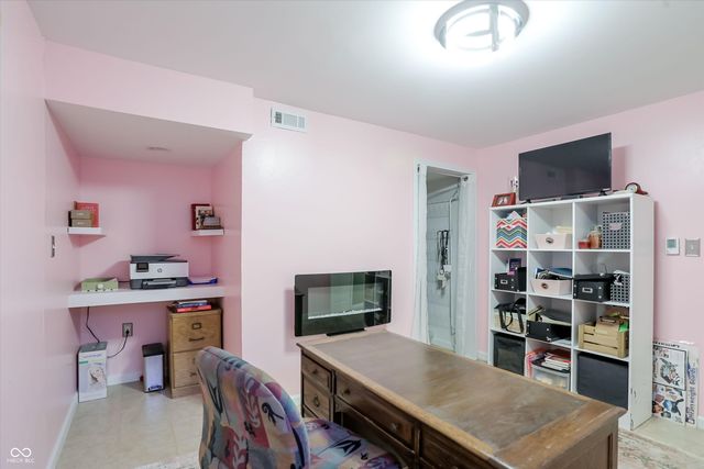 8112 Grassy Meadow Circle, Indianapolis, IN 46259
