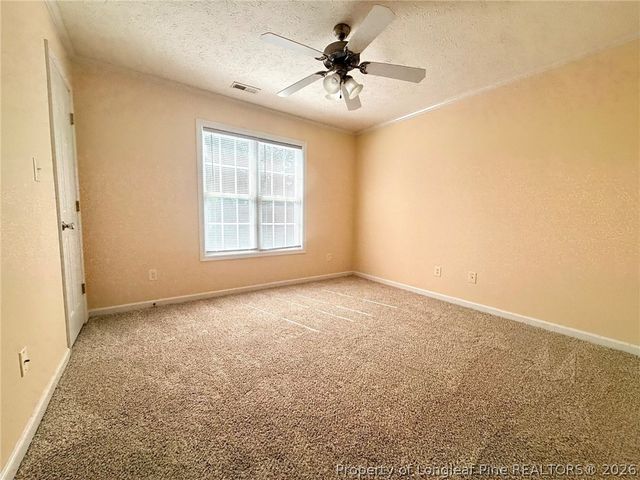 3332 Kenmont Lane E, Hope Mills, NC 28348