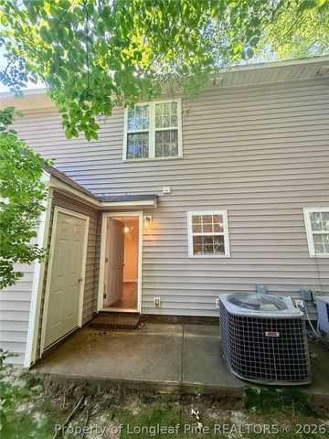 3332 Kenmont Lane E, Hope Mills, NC 28348
