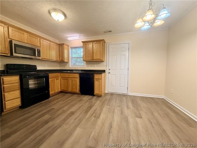 3332 Kenmont Lane E, Hope Mills, NC 28348