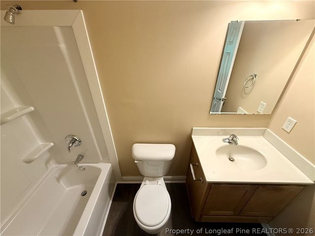 3332 Kenmont Lane E, Hope Mills, NC 28348