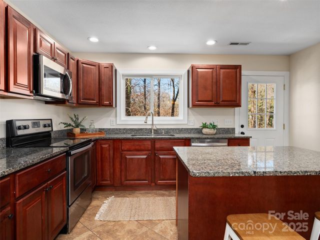 178 Locust Court, Arden, NC 28704