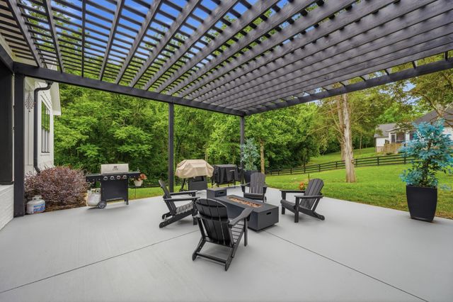 6000 Costello Farm Pvt Ln, Thompsons Station, TN 37179