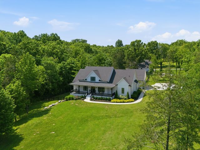 6000 Costello Farm Pvt Ln, Thompsons Station, TN 37179