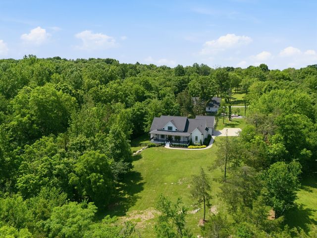 6000 Costello Farm Pvt Ln, Thompsons Station, TN 37179