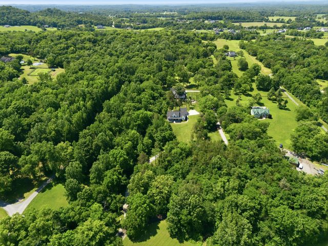 6000 Costello Farm Pvt Ln, Thompsons Station, TN 37179