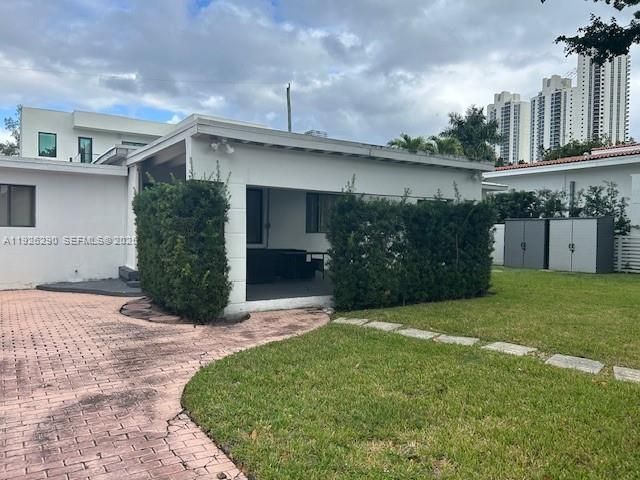 245 189th Ter 0, Sunny Isles Beach, FL 33160