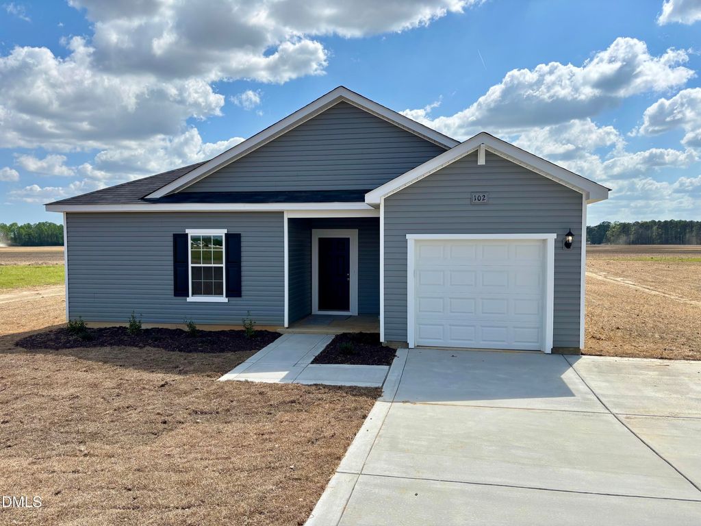 102 Hayes Drive, Pikeville, NC 27863