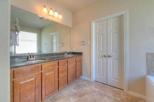 10 Quillwood Place, The Woodlands, TX 77354