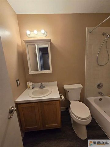138 Orlando Street 138, Edison, NJ 08817