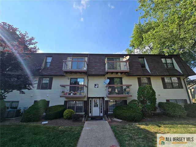 138 Orlando Street 138, Edison, NJ 08817