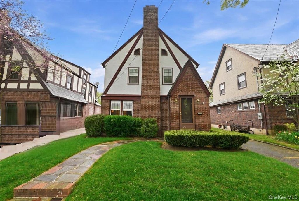 311 Carnation Avenue, Floral Park, NY 11001