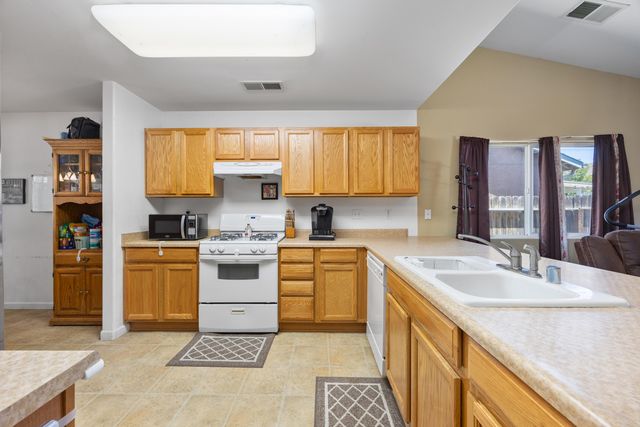 4331 E Oak Ave Avenue, Visalia, CA 93292