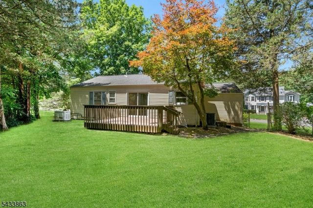 200 Runnymede Pkwy, New Providence Boro, NJ 07974