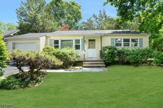 200 Runnymede Pkwy, New Providence Boro, NJ 07974