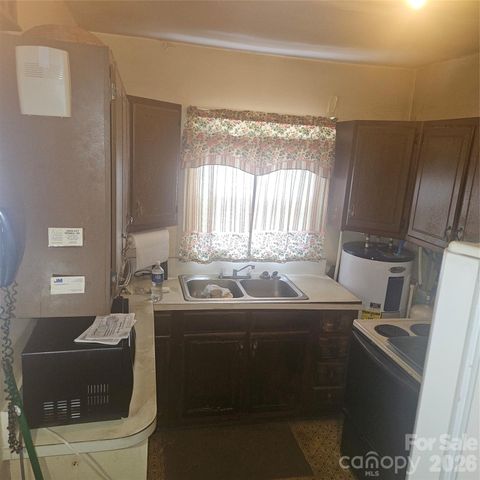 1040 Drummond Avenue, Charlotte, NC 28205
