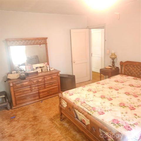 1040 Drummond Avenue, Charlotte, NC 28205