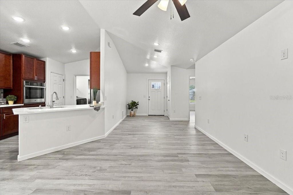 Image 4 of property listing at 1128 AVENUE K A, Haines City, FL 33844