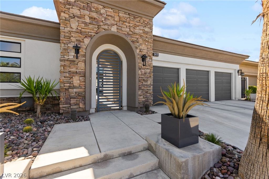 Image 6 of property listing at 2671 Turtle Head Peak Drive, Las Vegas, NV 89135