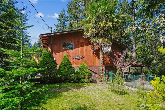 10706 Pioneer Drive, Anderson Island, WA 98303