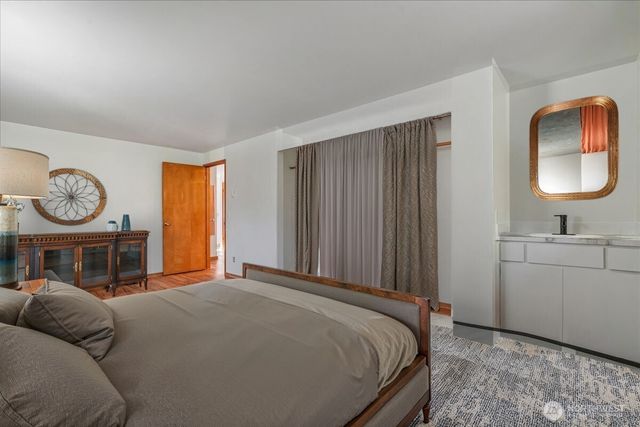 10706 Pioneer Drive, Anderson Island, WA 98303