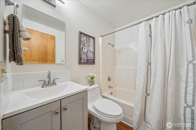 10706 Pioneer Drive, Anderson Island, WA 98303