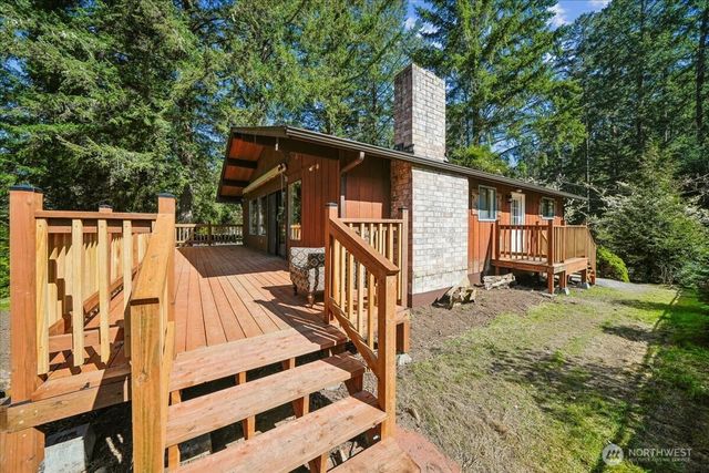 10706 Pioneer Drive, Anderson Island, WA 98303