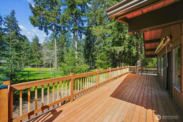 10706 Pioneer Drive, Anderson Island, WA 98303