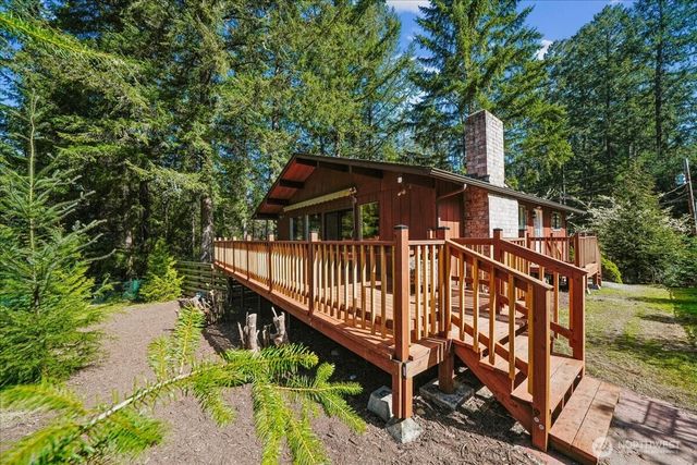 10706 Pioneer Drive, Anderson Island, WA 98303