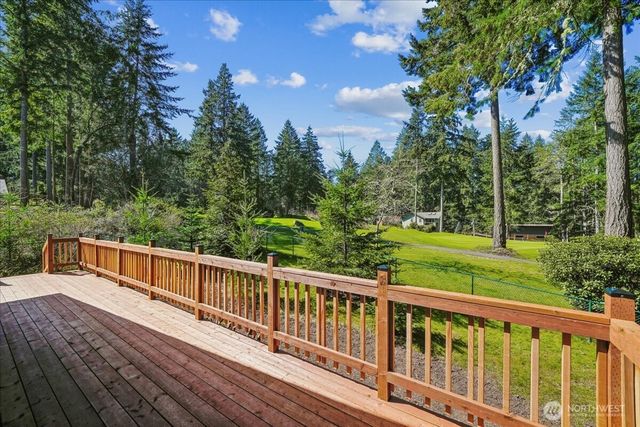 10706 Pioneer Drive, Anderson Island, WA 98303