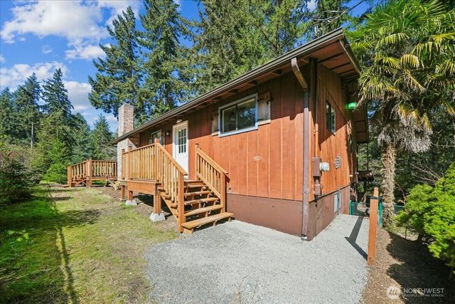 10706 Pioneer Drive, Anderson Island, WA 98303