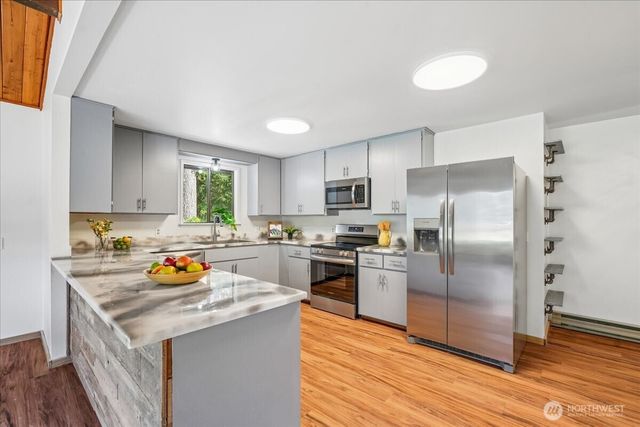 10706 Pioneer Drive, Anderson Island, WA 98303