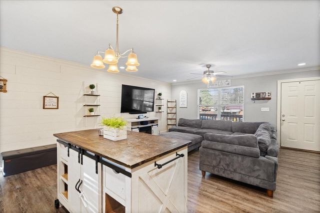 909 Hickory Street, Jasper, TN 37347