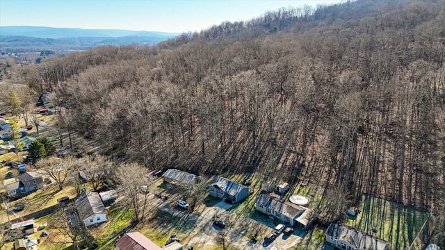 909 Hickory Street, Jasper, TN 37347